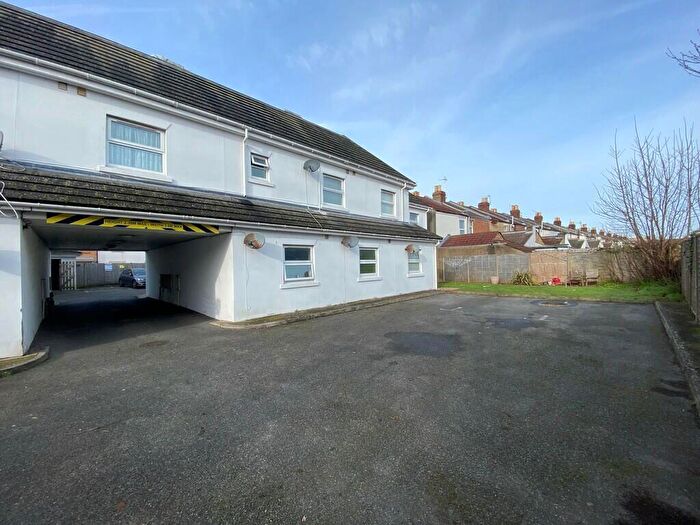 1 Bedroom Apartment For Sale In Manor Park Avenue, Portsmouth, Hampshire, PO3
