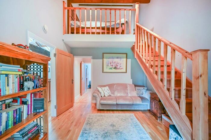 3 Bedroom Barn Conversion For Sale In Amerden Lane, Taplow, Maidenhead, SL6