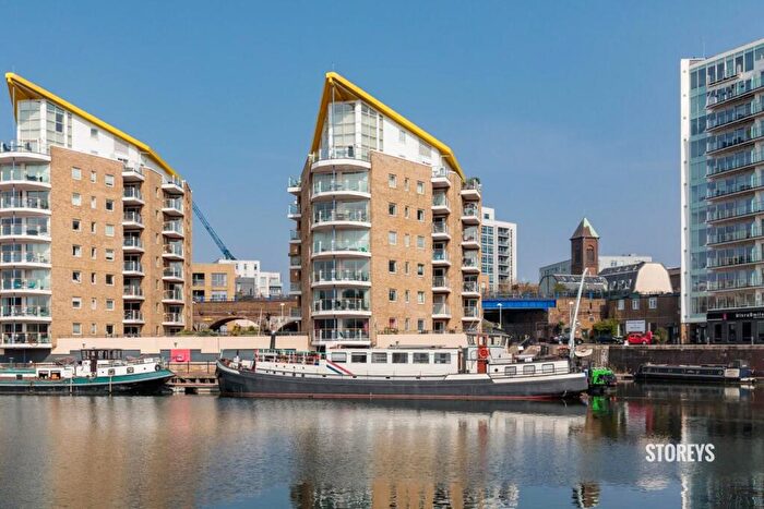 2 Bedroom Apartment To Rent In Basin Approach, Commercial Road, Limehouse Basin, E14