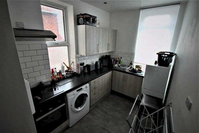 1 Bedroom Flat To Rent In Regent Park Terrace, Leeds, LS6