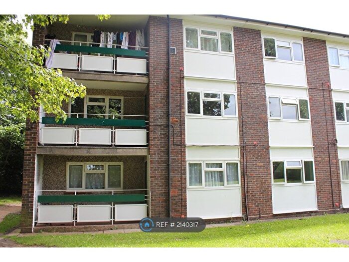 2 Bedroom Flat To Rent In Perry Oaks, Bracknell, RG12