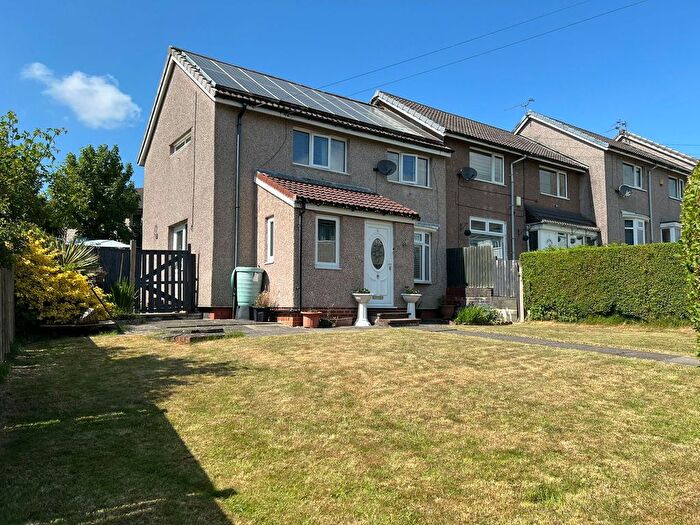 3 Bedroom Semi-Detached House For Sale In Fields Farm Walk, Hyde, SK14