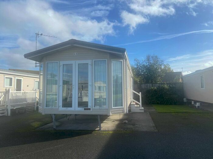 2 Bedroom Mobile/park Home For Sale In Towyn, Abergele, LL22
