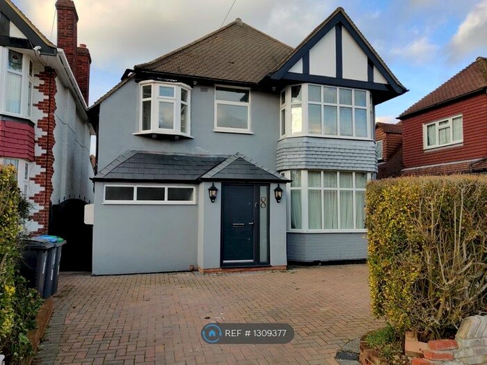 4 Bedroom Detached House To Rent In Turner Road, New Malden KT3