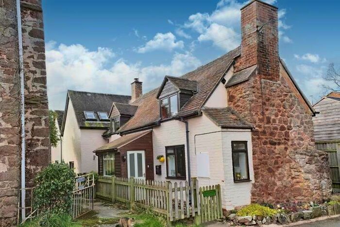 3 Bedroom Cottage For Sale In Taynton, Gloucestershire, GL19