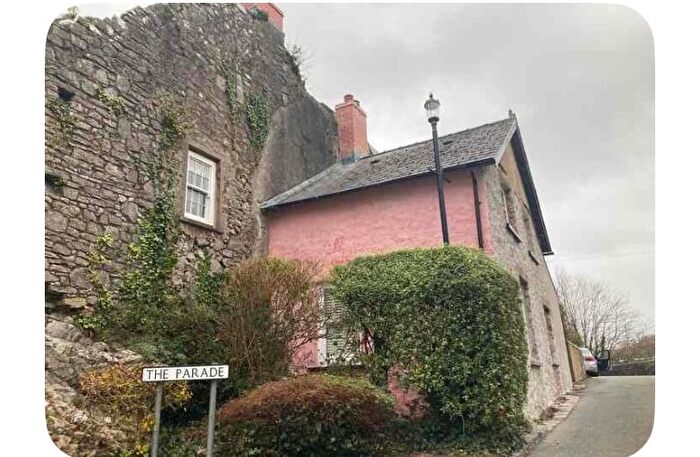 2 Bedroom Property To Rent In The Parade, Pembroke, SA71