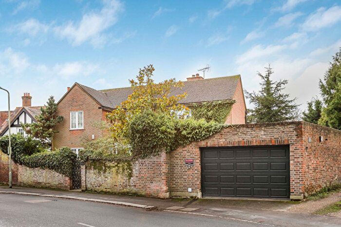 3 Bedroom Detached House For Sale In Hadley Green Road, Hadley Wood, Hertfordshire, EN5