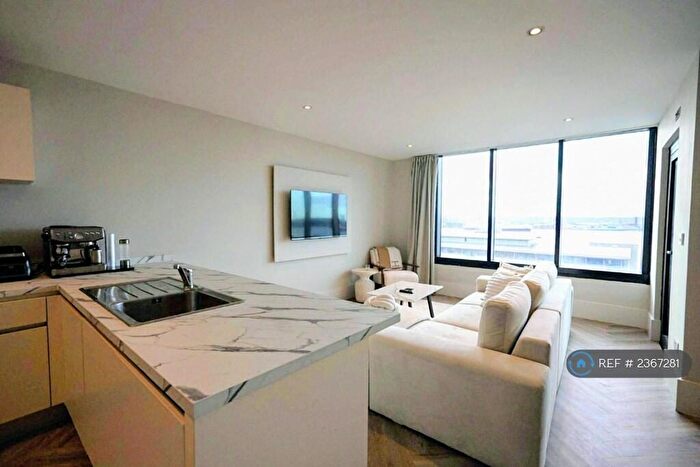 2 Bedroom Flat To Rent In William Jessop Way, Liverpool, L3