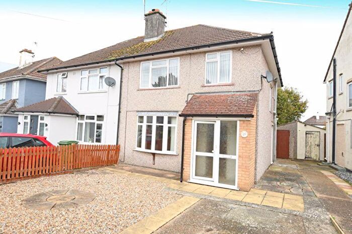 3 Bedroom Semi Detached House For Sale In Hereford Road, Maidstone, ME15