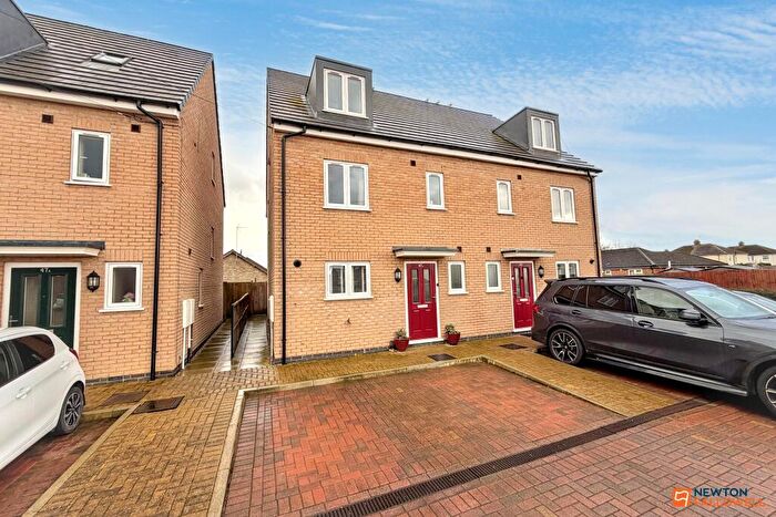 4 Bedroom Semi-Detached House For Sale In Southfields Drive, Stanground, Peterborough, PE2