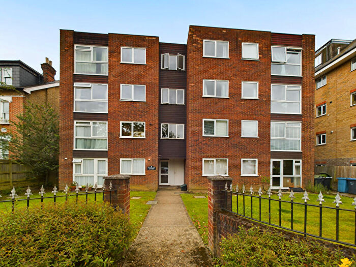 2 Bedroom Flat To Rent In Fairline Court, Oakwood Avenue, Beckenham, Kent, BR3