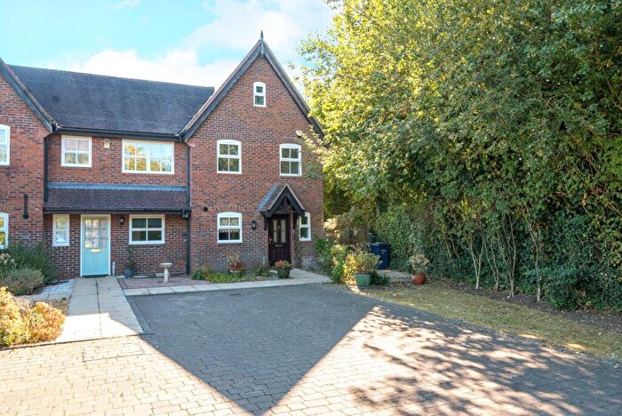 2 Bedroom End Of Terrace House For Sale In The Common, Cranleigh, GU6
