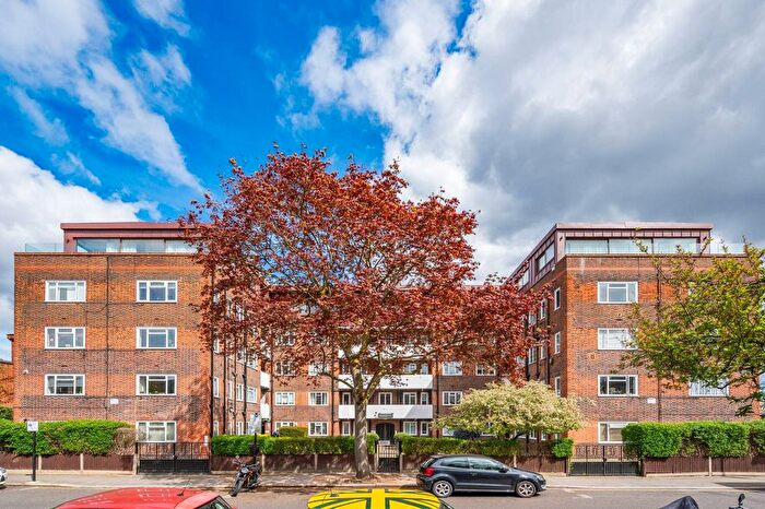 2 Bedroom Flat For Sale In Brewster Gardens, North Kensington, London, W10