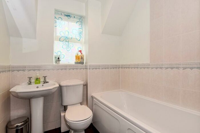 4 Bedroom Town House To Rent In Teale Court, Chapel Allerton, Leeds, LS7