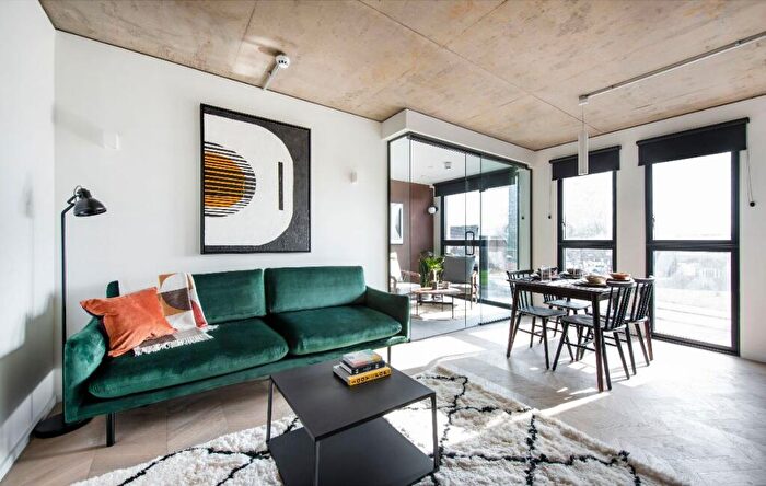 2 Bedroom Apartment To Rent In St Georges Gardens, Castlefield, M15