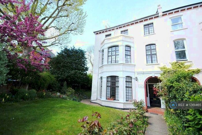 2 Bedroom Flat To Rent In Grove Park, London, SE5