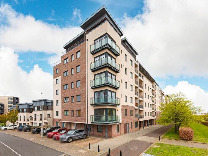 1 Bedroom Flat For Sale In Kingsburgh Crescent, Edinburgh, EH5