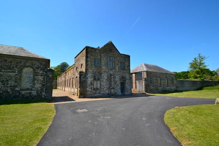 2 Bedroom Flat To Rent In Parham Park, Storrington, West Sussex, RH20