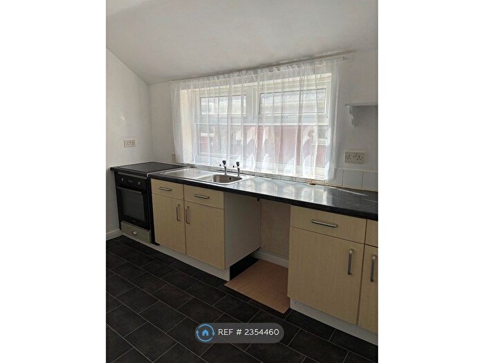 1 Bedroom Flat To Rent In Top, Scunthorpe, DN15