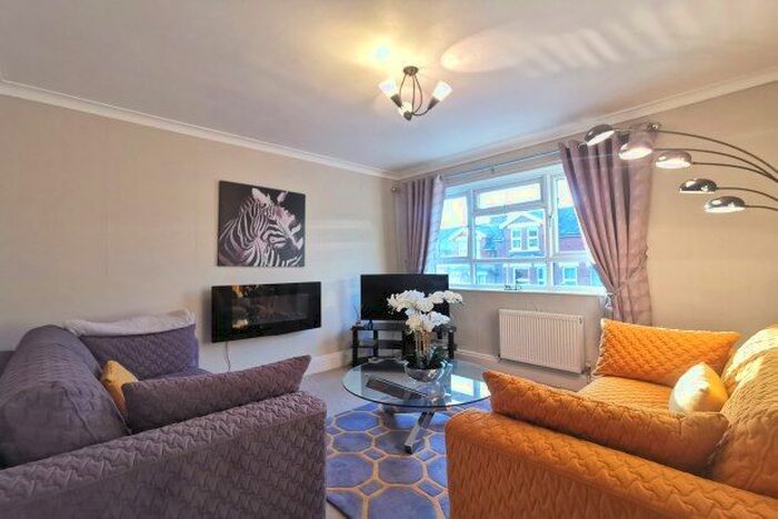 2 Bedroom Flat To Rent In Grove Hill Road, Tunbridge Wells, TN1