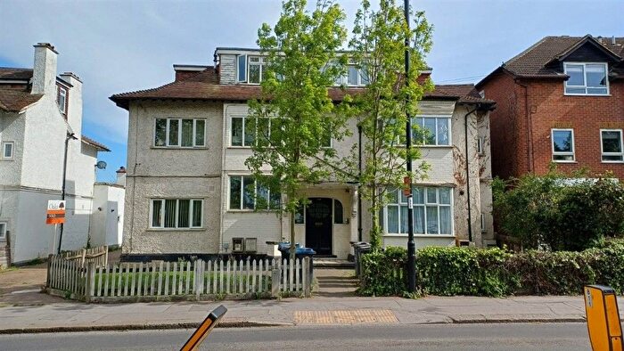1 Bedroom Flat For Sale In Woodside Green, London, SE25