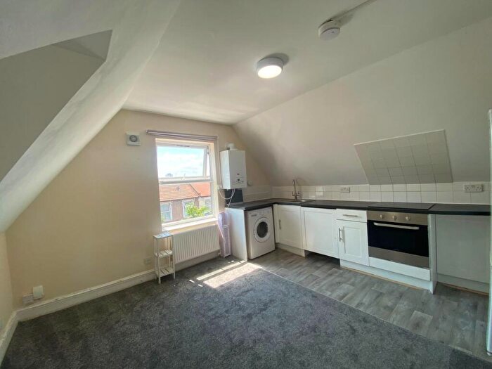 1 Bedroom Flat To Rent In Flat, Fairfield Road, London, N18