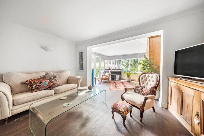 4 Bedroom End Of Terrace House For Sale In Perrycroft, Windsor, Berkshire, SL4