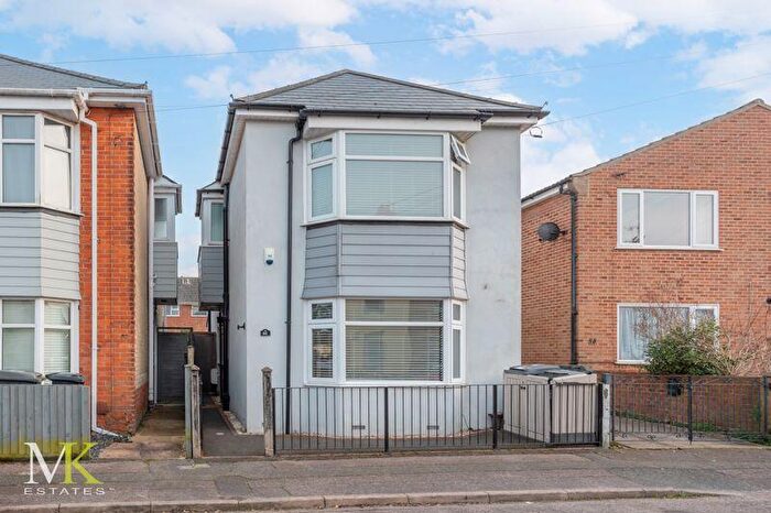 3 Bedroom Detached House For Sale In Wilson Road, Bournemouth, BH1