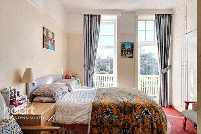 5 Bedroom Semi-Detached House For Sale In Boston Square, Hunstanton, PE36