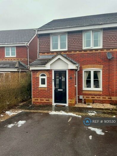 3 Bedroom Semi-Detached House To Rent In Herriard Place, Beggarwood, Basingstoke, RG22