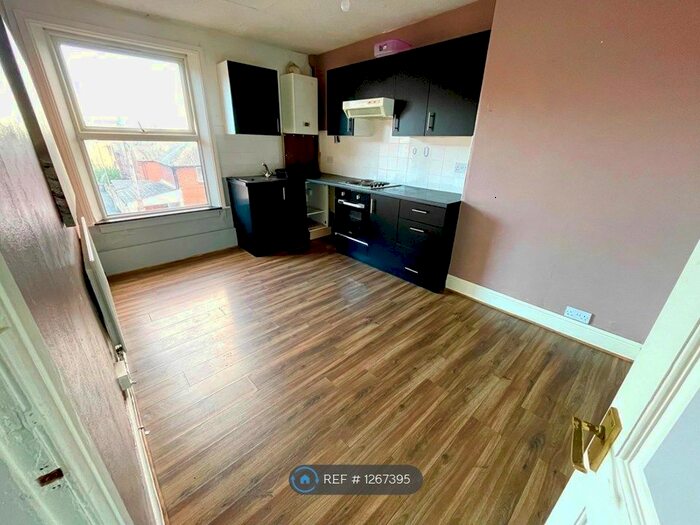 2 Bedroom Flat To Rent In Colwyn Road, Leeds LS11