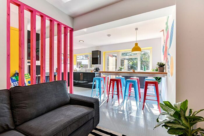 6 Bedroom Semi-Detached House To Rent In Bishop Manor Road, Bristol, BS10