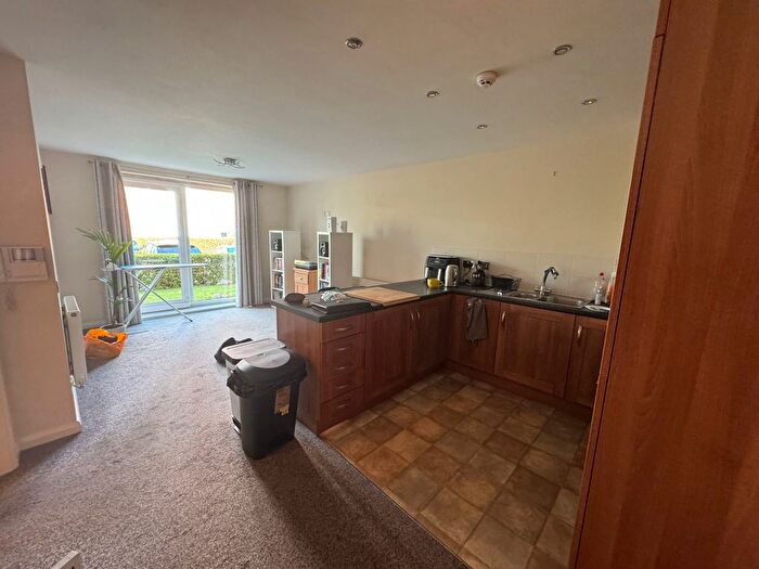 2 Bedroom Flat To Rent In Romana Square, Altrincham, WA14