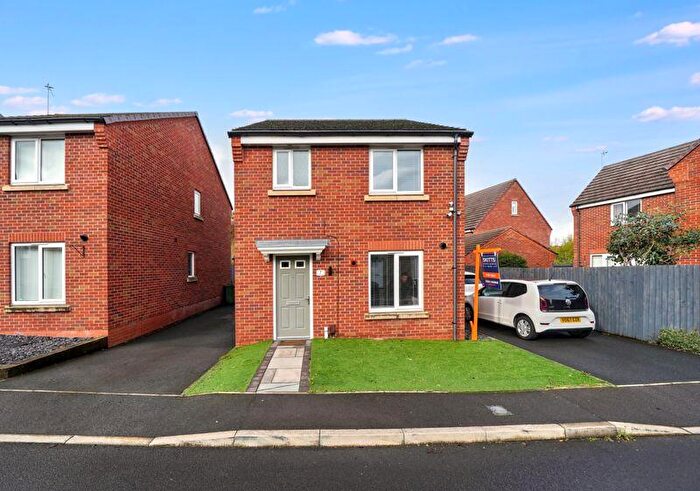 3 Bedroom Detached House For Sale In Taper Close, Kingswinford, DY6