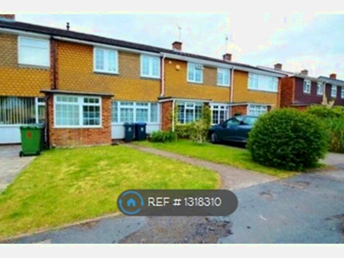 3 Bedroom Terraced House To Rent In Homewood, George Green, Slough, SL3