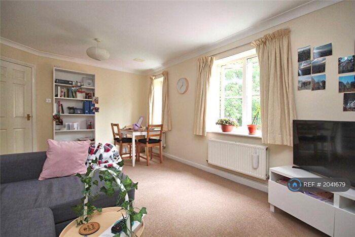 1 Bedroom Flat To Rent In Century Court, Woking, GU21