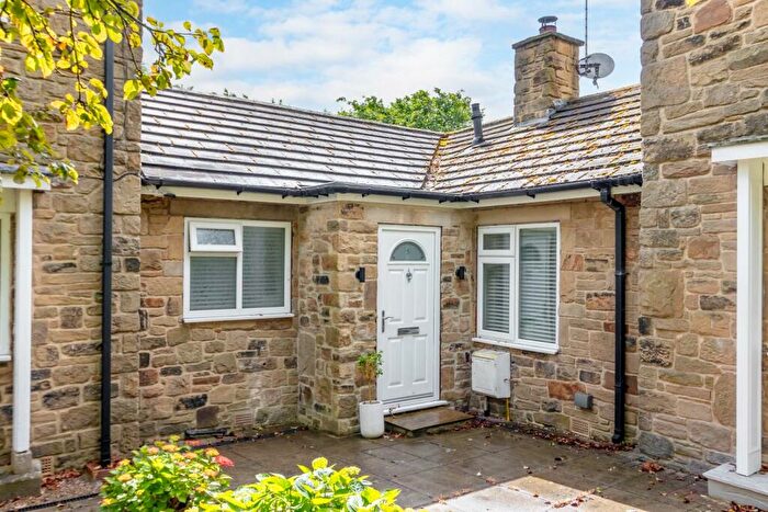 2 Bedroom Bungalow For Sale In Williams Court, Beckwithshaw, Harrogate, HG3