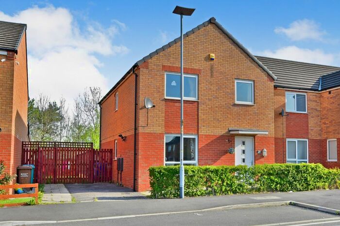 4 Bedroom Detached House To Rent In Metcombe Way, Manchester, M11