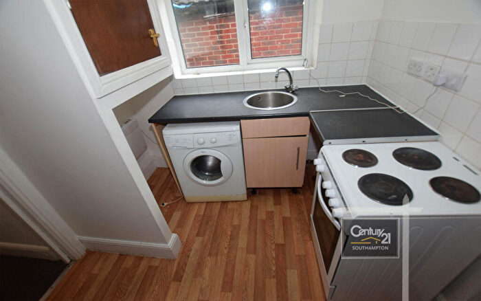 1 Bedroom Maisonette To Rent In |Ref: |, Northam Road, Southampton, SO14