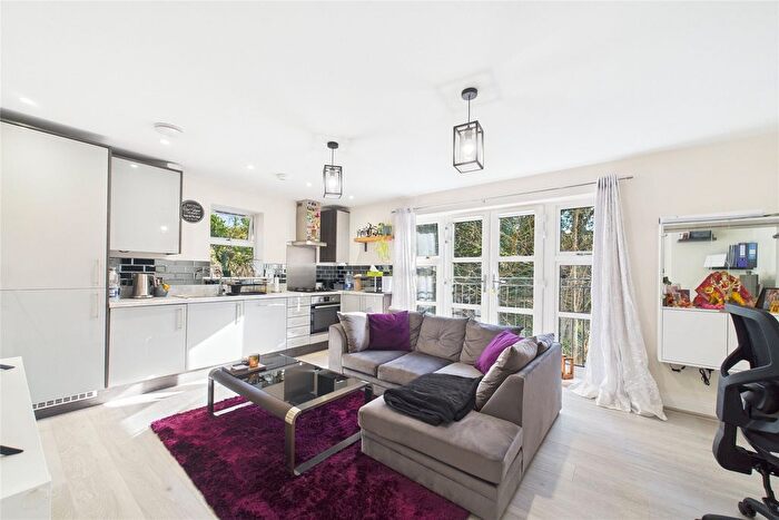 1 Bedroom Flat To Rent In Oldfield Road, Maidenhead, Berkshire, SL6