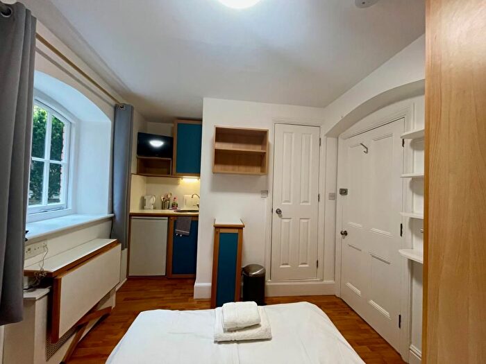 Studio To Rent In Fulham Palace Road, Hammersmith, London, W6