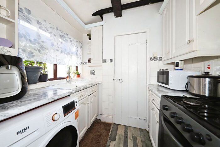 2 Bedroom Detached House For Sale In Bushbury Road, Fallings Park, Wolverhampton, WV10