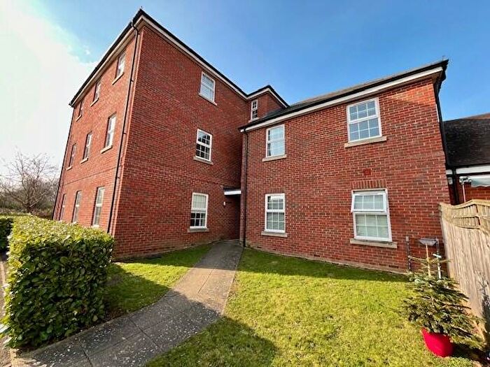 2 Bedroom Apartment To Rent In Clivedon Way, Aylesbury, HP19