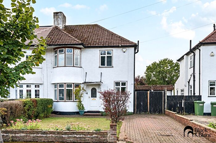 3 Bedroom Semi-detached House For Sale In Kingsway, West Wickham, Bromley, BR4