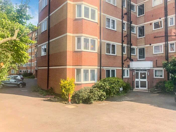 2 Bedroom Flat To Rent In Upper Richmond Road, London, SW15