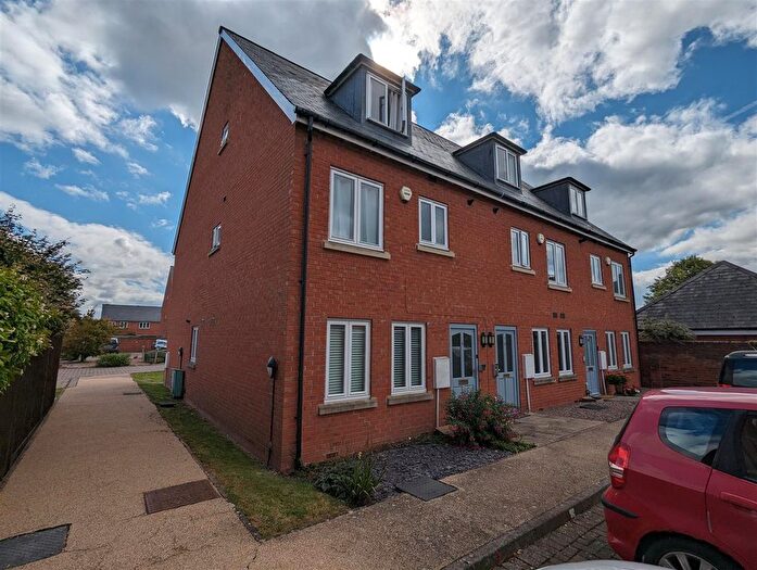 3 Bedroom Flat To Rent In Nightingale Way, Hereford, HR1