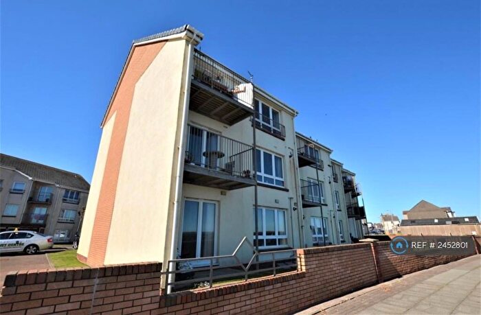 2 Bedroom Flat To Rent In Harbour Point, Saltcoats, KA21