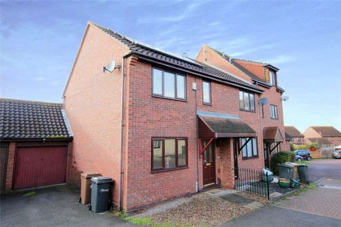 3 Bedroom End Of Terrace House To Rent In Hallowell Down, South Woodham Ferrers, Chelmsford, Essex, CM3