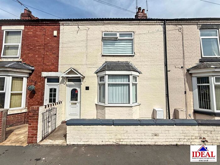 3 Bedroom Terraced House For Sale In Park Avenue, Carcroft, Doncaster, DN6