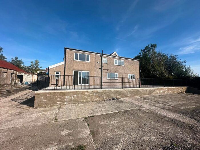 4 Bedroom Farmhouse To Rent In Trebanog Road, Porth, CF39